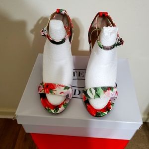 Steve Madden Carrs Floral Block Heel, Size 6.5.